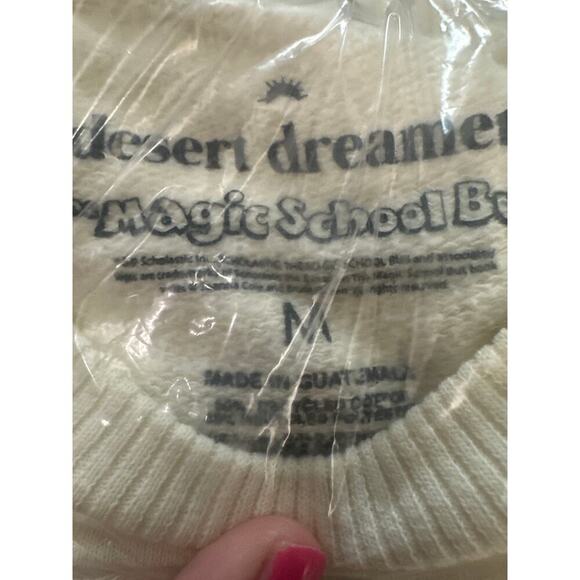 Desert Dreamer Urban Outfitters The Magic School Bus Crewneck Sweatshirt M NWT - Picture 4 of 4